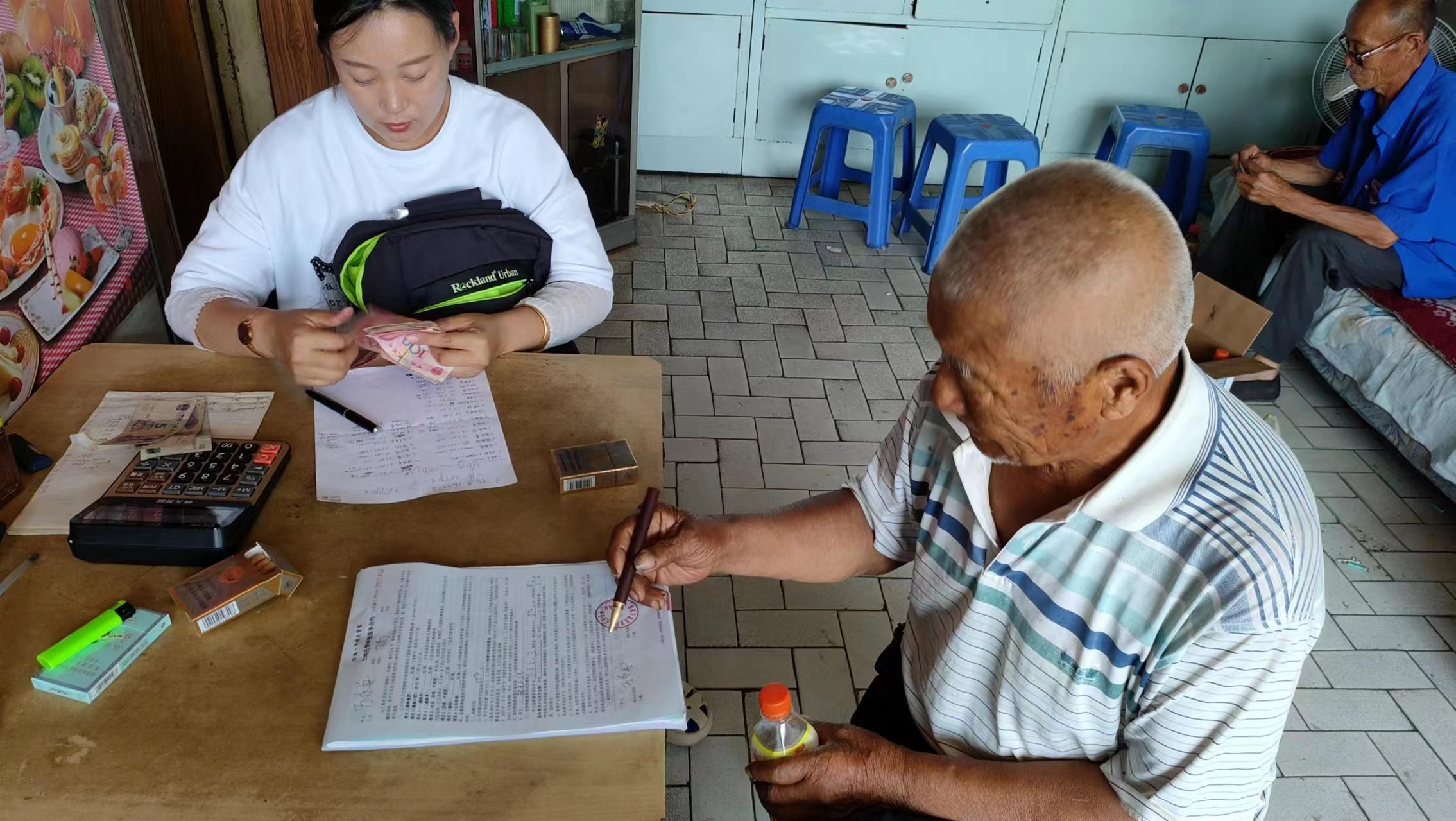 自己不种地,把土地托管有啥好处?